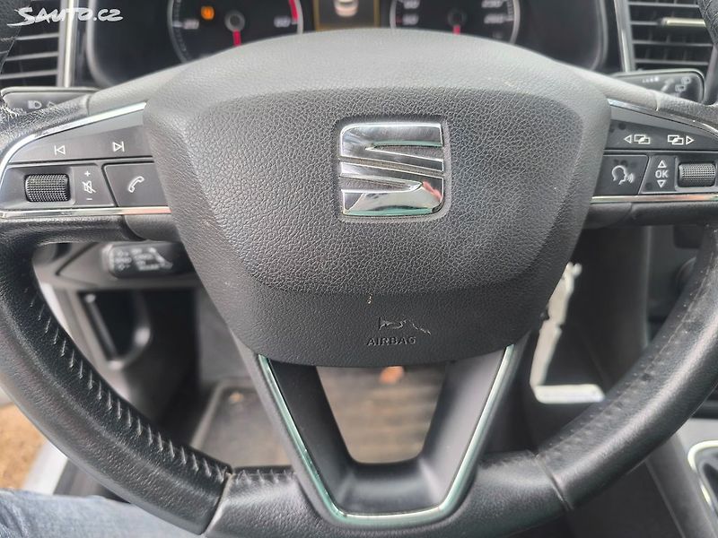 Seat Leon TDI 81KW,110T.KM,KRÁSNÉ,VÝBAVA - fotka 22 z 29