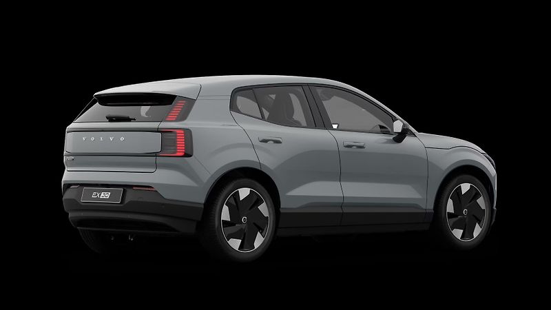 Volvo EX30 (2026) PLUS, P8 AWD electric, 315 kW - fotka 5 z 8