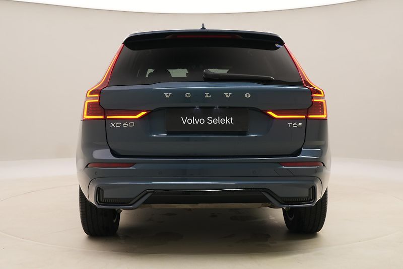 Volvo XC60 T6 AWD DARK PLUS AUT CZ - fotka 12 z 59