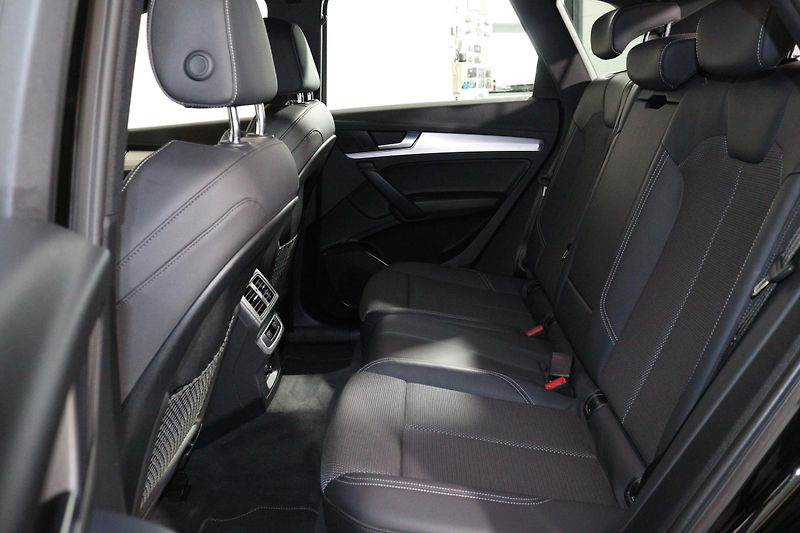 Audi Q5 Sline 40 TDI quattro Stronic - fotka 12 z 26