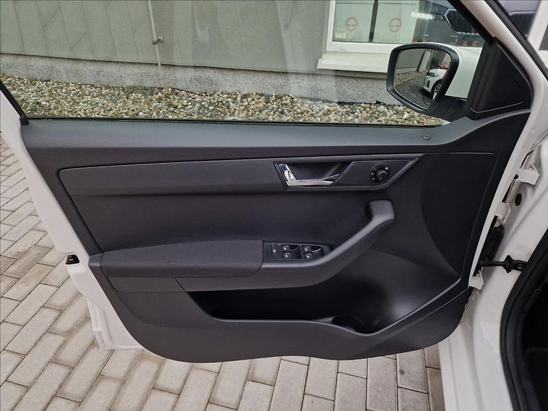 Škoda Fabia 1.0TSI Style, původ ČR,1.Maj. - fotka 36 z 48