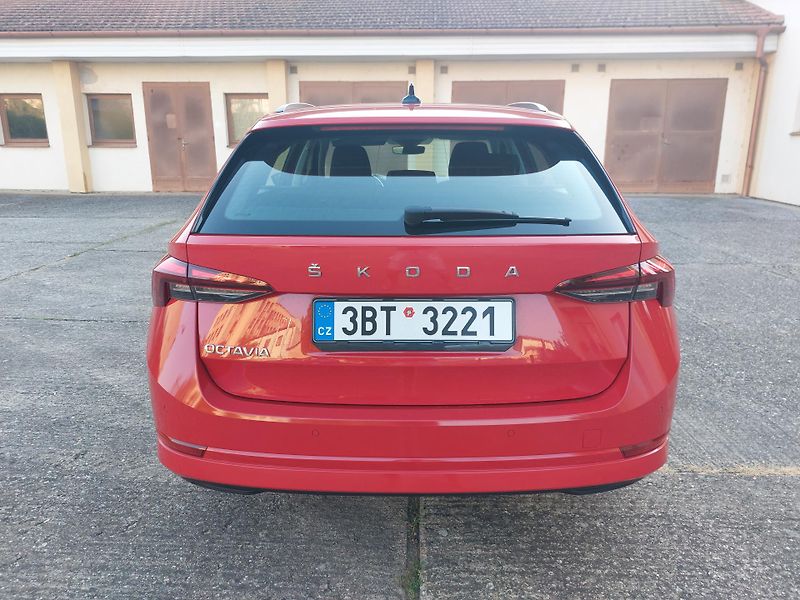 Škoda Octavia 2,0 TDi 85kw Ambition Plus - fotka 8 z 16