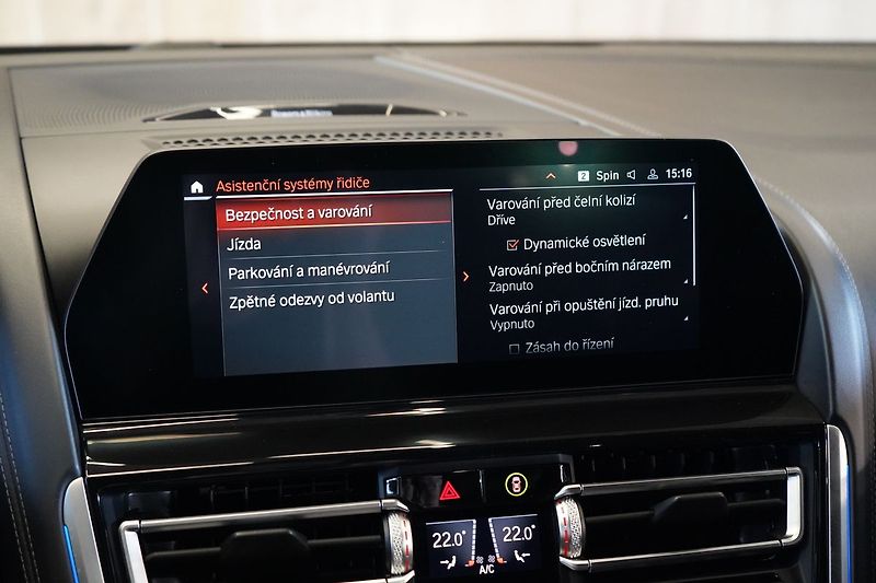 BMW Řada 8 M850i xDrive, Golden Thunder - fotka 35 z 50