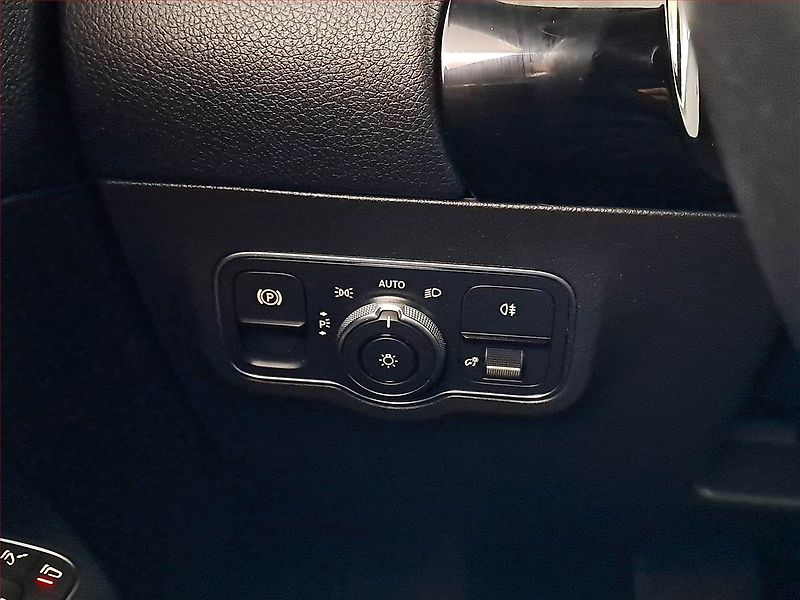 Mercedes-Benz Třídy B (2019) B 180, Automat, Kůže, Navi - fotka 22 z 24