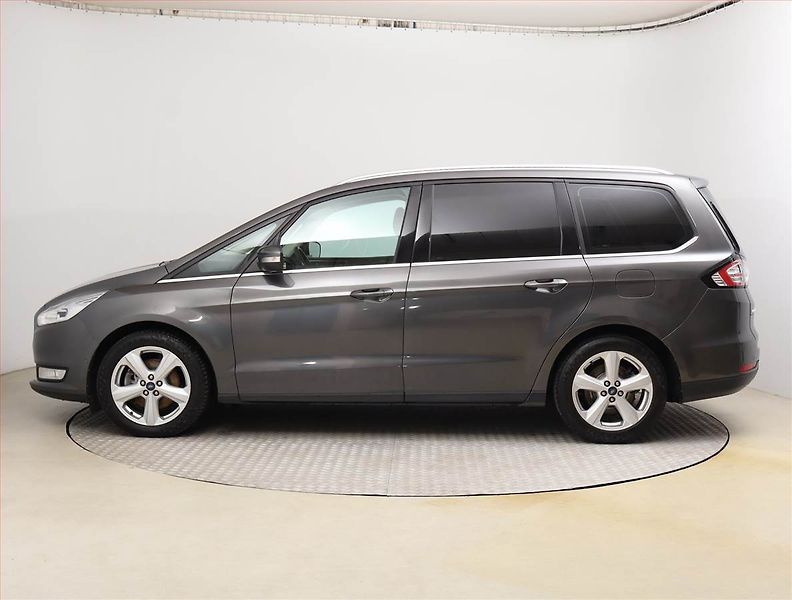 Ford Galaxy (2019) 2.0 EcoBlue, Automat, 7 míst - fotka 3 z 24