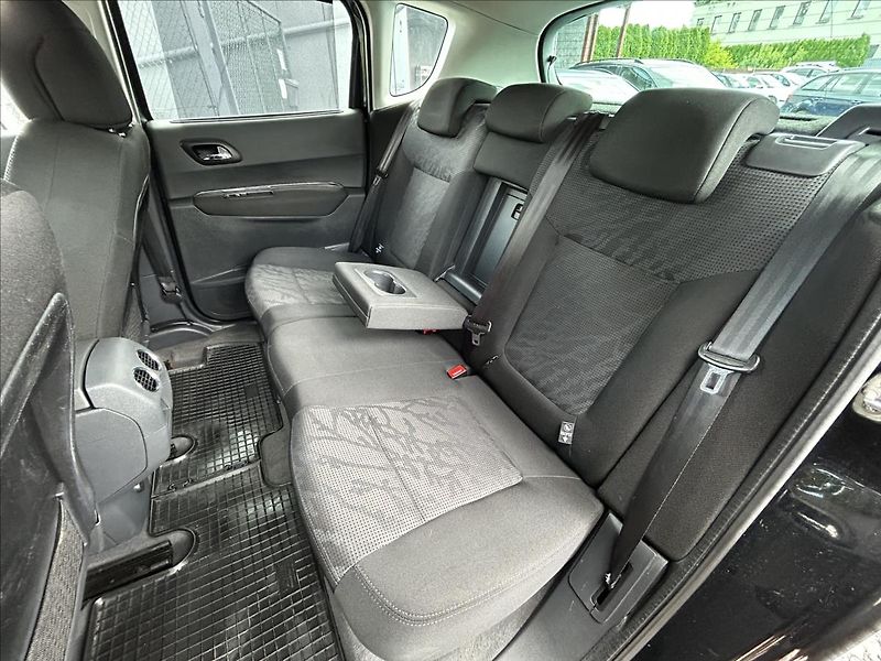 Peugeot 3008 1,6 HDi  Tažné,ALU,Klimatizace - fotka 32 z 43
