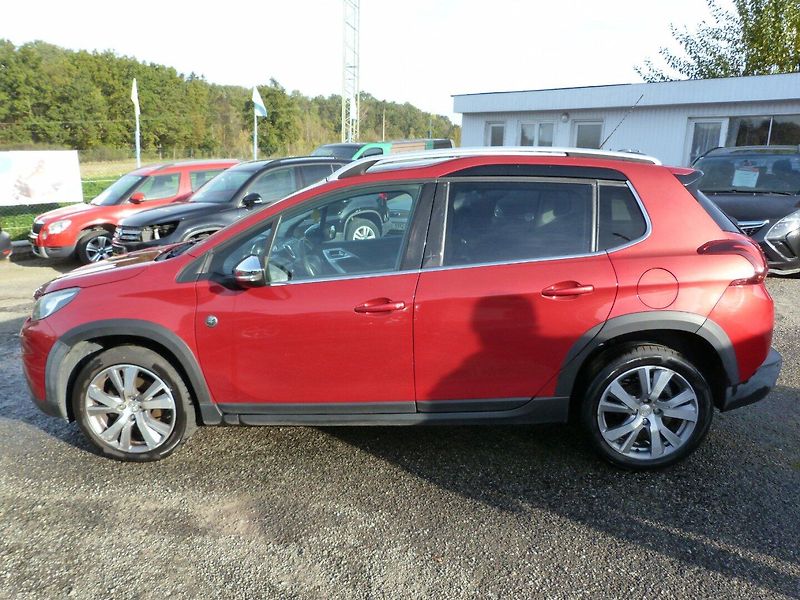 Peugeot 2008 1.2 PureTech Crossway 81 kw - fotka 8 z 20