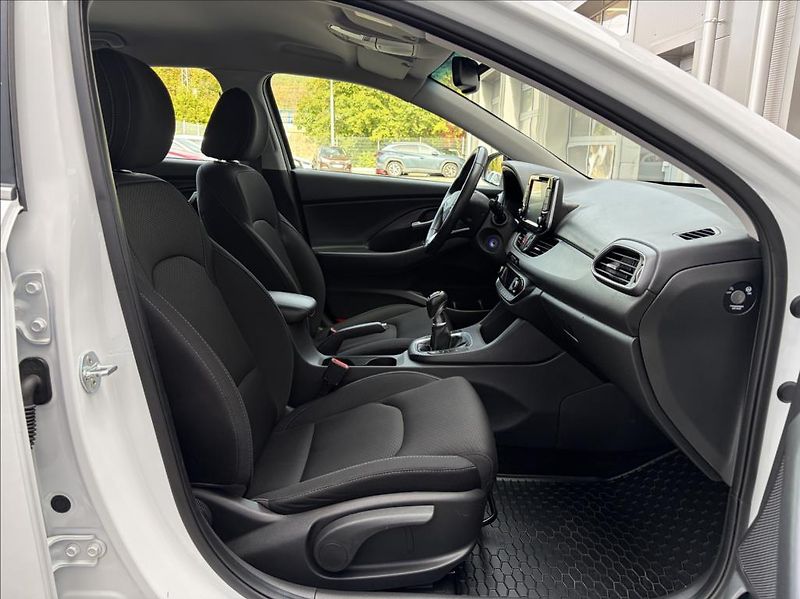 Hyundai i30 1,6 CRDi  WG Style - fotka 11 z 26