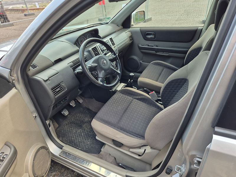 Nissan X-Trail 2.2dCi 100kW 4x4, tažné, webas - fotka 9 z 29