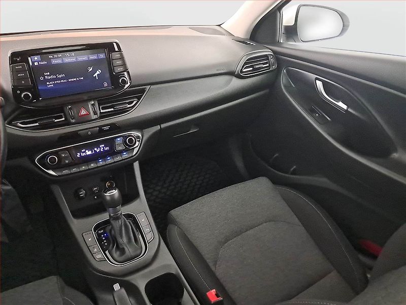 Hyundai i30 (2024) 1.0 T-GDI, Automat, Serv.kniha - fotka 8 z 16
