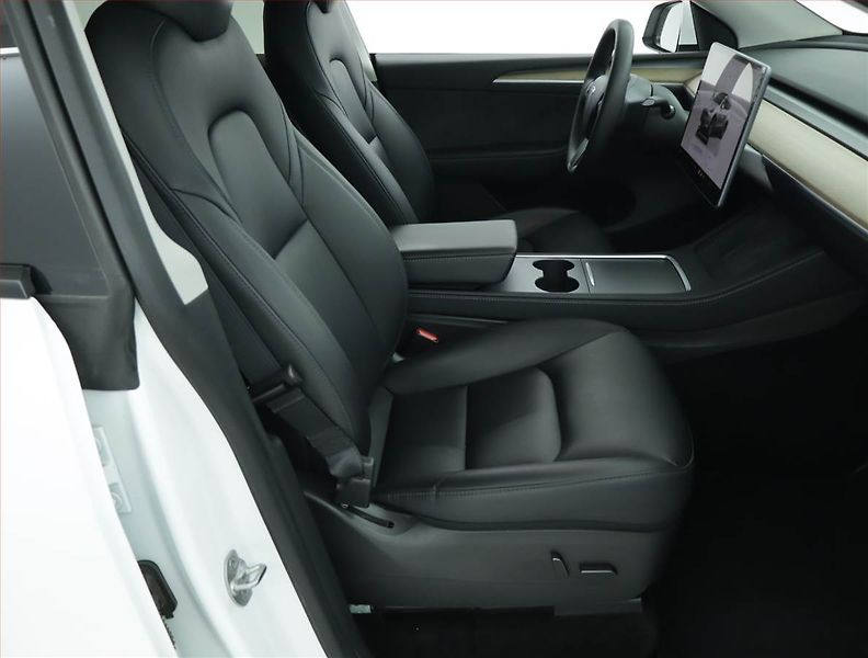 Tesla Model Y (2022) Long Range AWD 79kWh, SoH 89% - fotka 9 z 22