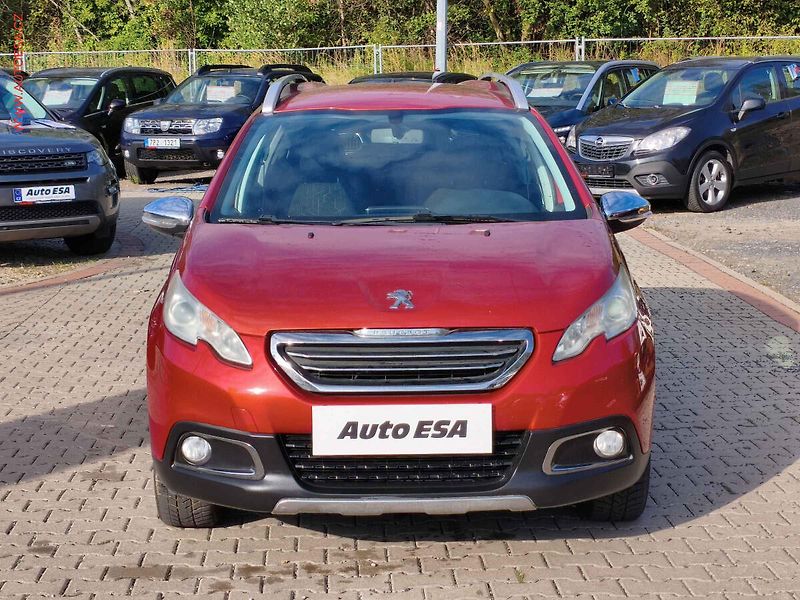 Peugeot 2008 (2015) 1.2PT, Style, navi - fotka 2 z 17