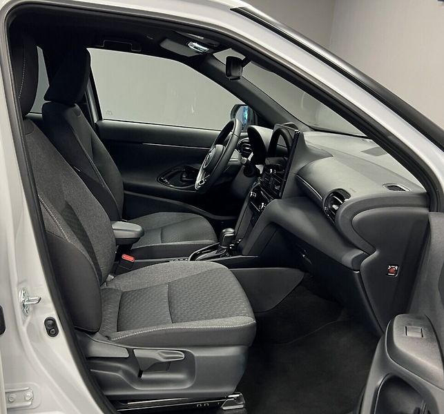 Toyota Yaris Cross 1.5 Hybrid AT STYLE - fotka 9 z 16