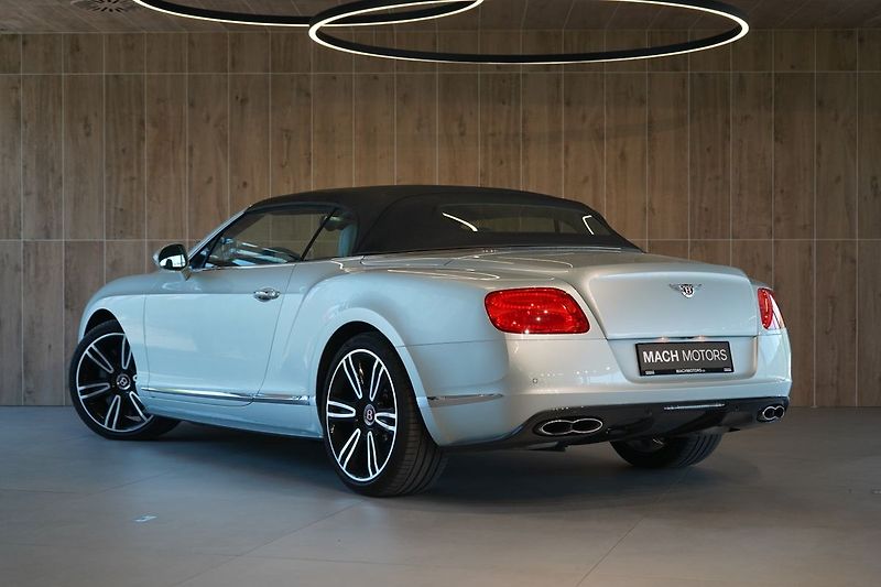 Bentley Continental GTC Mulliner, Masáže, Ventilace - fotka 13 z 52