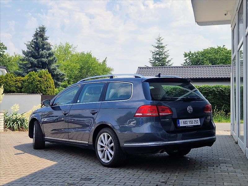 Volkswagen Passat 2,0 TDi 4MOTION KŮŽE KAMERA - fotka 3 z 37
