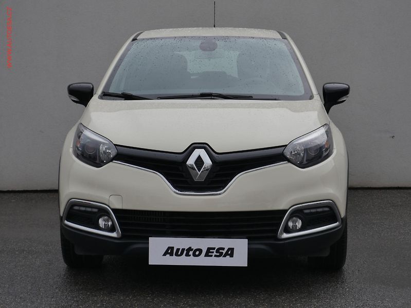 Renault Captur (2016) 0.9TCe, ČR, AC, TZ, park - fotka 2 z 19