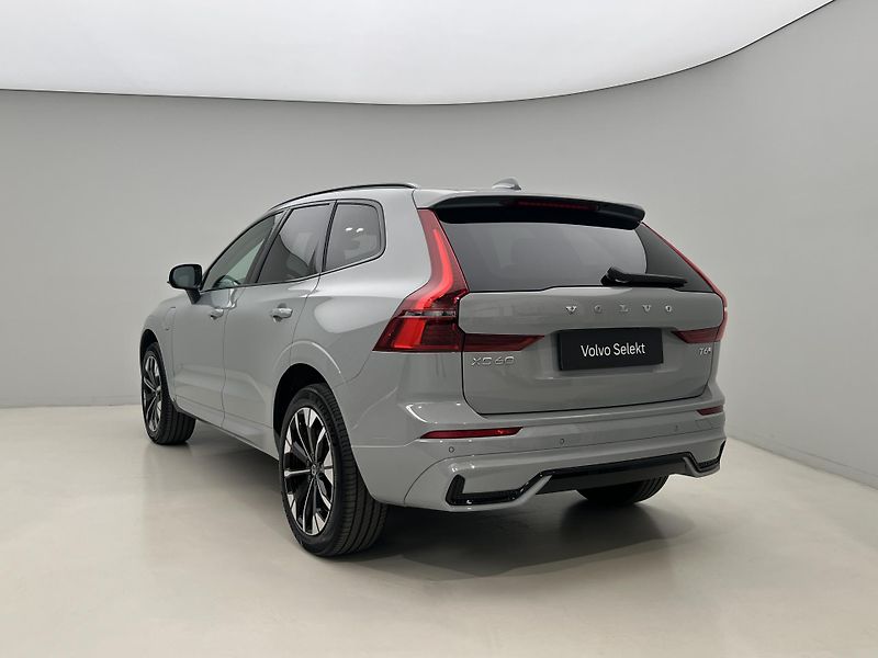 Volvo XC60 T6 AWD DARK PLUS AUT REZERVACE - fotka 11 z 49