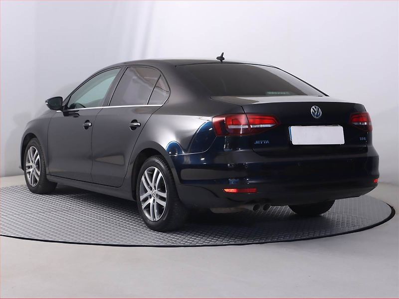 Volkswagen Jetta (2017) Highline 2.0 TDI, Navi - fotka 4 z 19