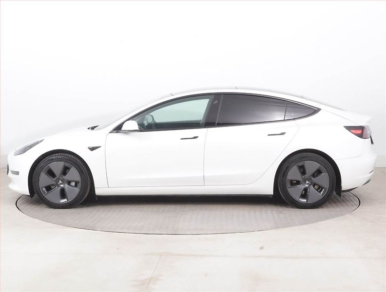 Tesla Model 3 (2021) Long Range 4WD 79kWh, SoH 85% - fotka 3 z 23