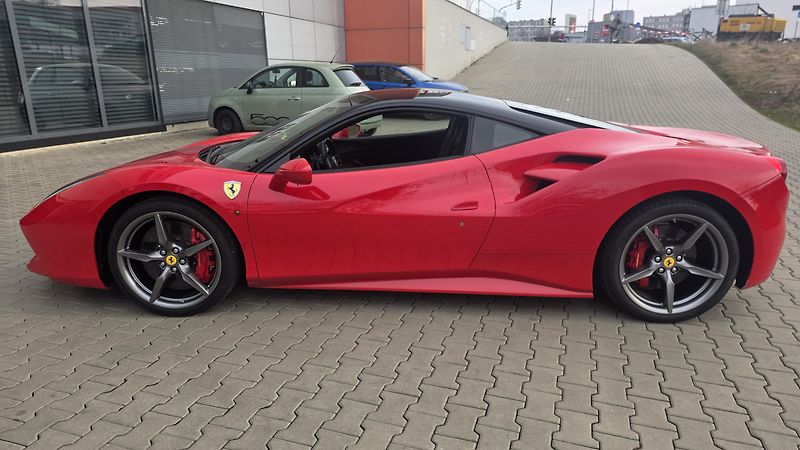 Ferrari 488 (2016) jako nové plný servis ZÁRUKA - fotka 7 z 16