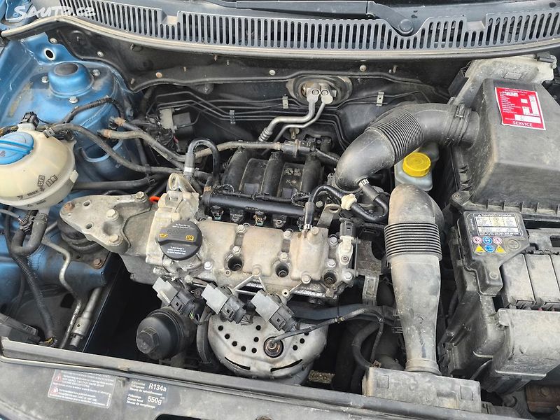 Volkswagen Polo KRÁSNÉ,90TKM,SERVIS,1MAJ,KLIMA - fotka 25 z 30