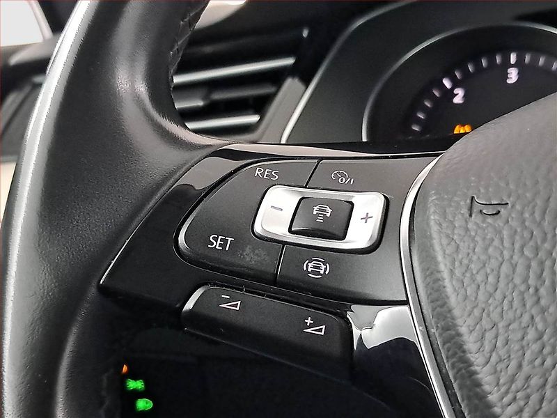Volkswagen Passat (2019) 2.0 TDI, Kůže, Tempomat - fotka 19 z 23