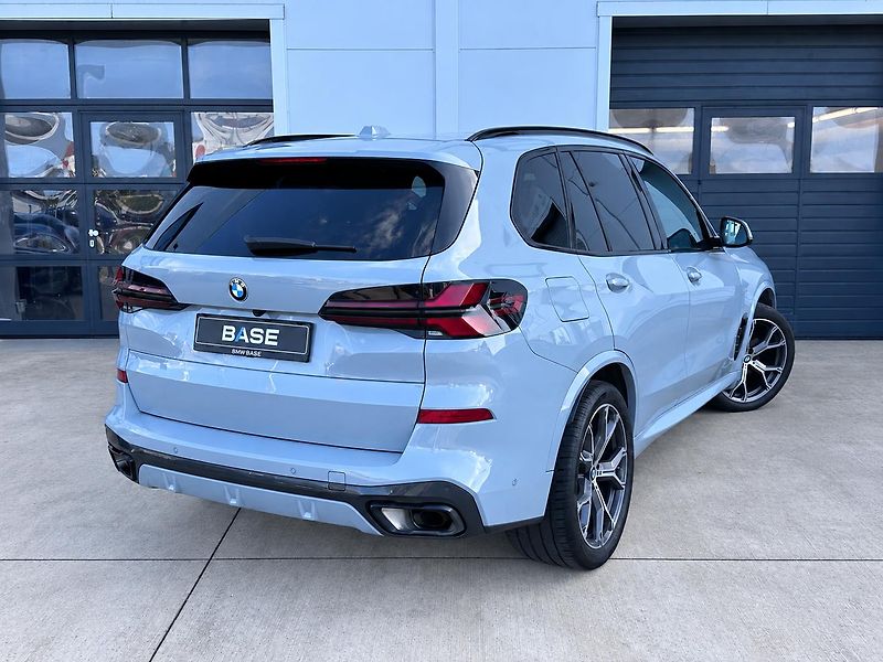 BMW X5 xDrive30d M-Sport - fotka 4 z 36
