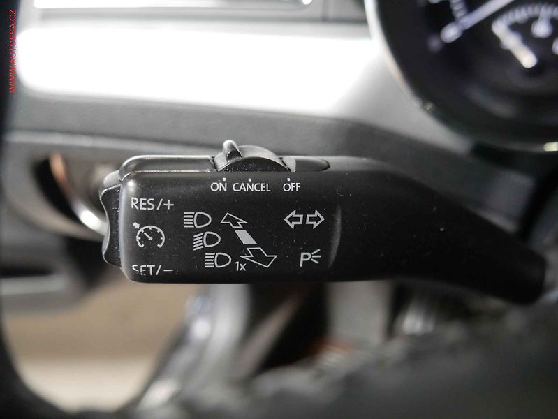 Škoda Superb (2013) 2.0 TDI, ČR, STK6/28 - fotka 23 z 26