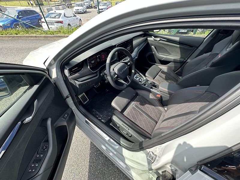 Škoda Octavia (2026) Combi RS  - fotka 6 z 13