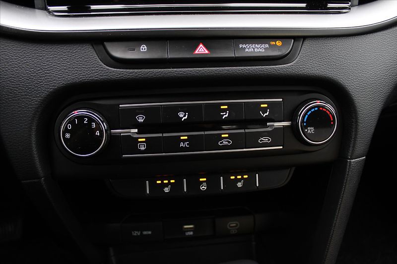 Kia Ceed 1.5 T-GDI 117kW SPIN DCT ČR - fotka 20 z 23