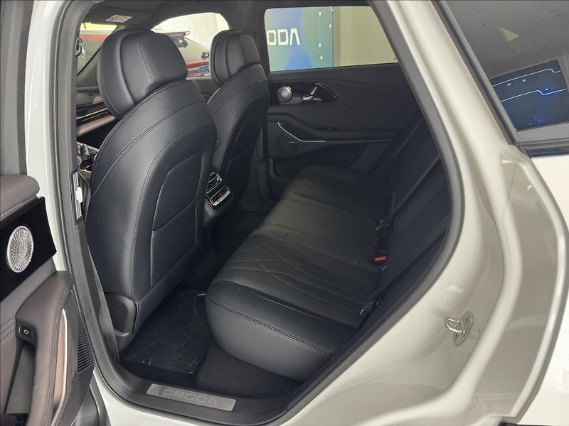 Omoda 9 (2026) 1,5 SHS PREMIUM - fotka 8 z 16