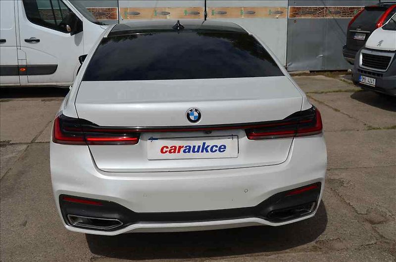 BMW Řada 7 (2019) L 740 I 3,0 - fotka 5 z 30