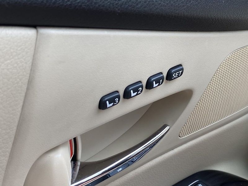 Lexus RX 450h 3.5HSD, ČR, navi, 4x4, +pneu - fotka 28 z 32