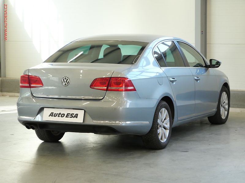 Volkswagen Passat (2012) 2.0 TDI, ČR, servis.kniha - fotka 4 z 20