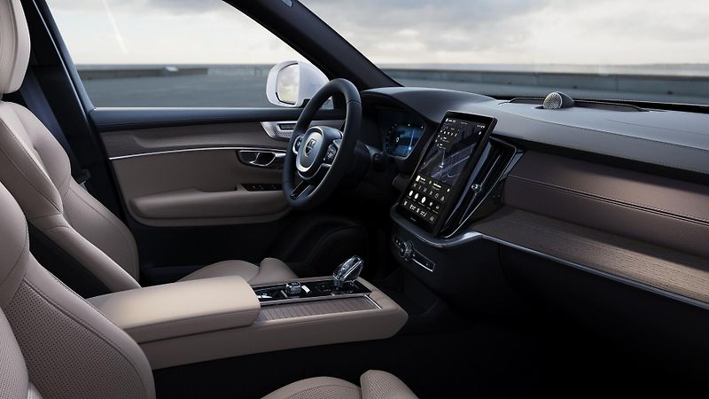 Volvo XC90 (2026) T8 PLUS DARK+ 4SERVIS/ZÁRUKA - fotka 17 z 18