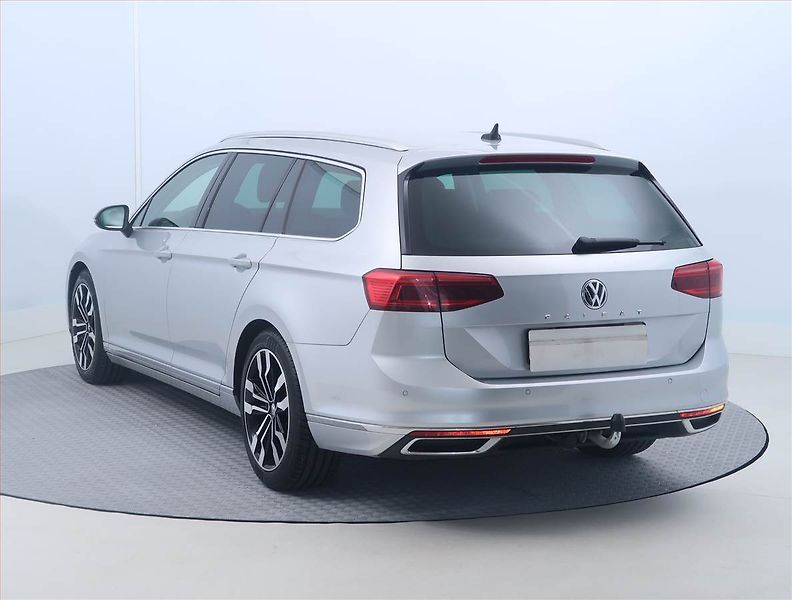 Volkswagen Passat (2020) Business 2.0 TDI - fotka 4 z 16