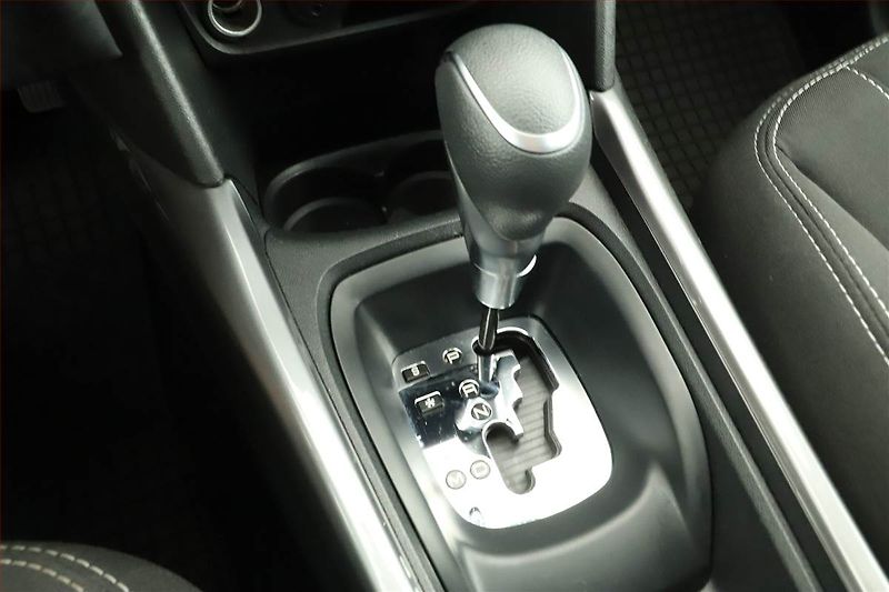 Peugeot 2008 (2018) 1.2 PureTech, Automat - fotka 10 z 14