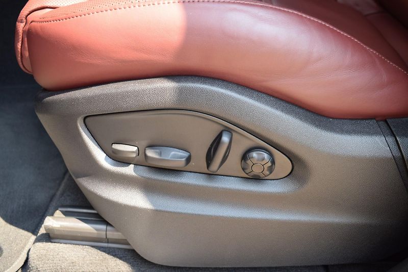 Porsche Cayenne (2026) KeyLess/SoftClose/Pano - fotka 30 z 52