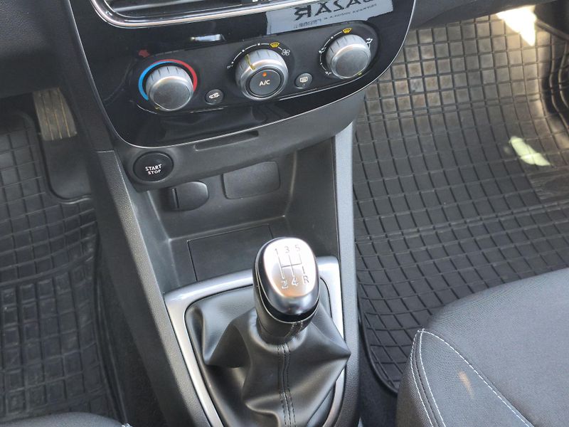 Renault Clio 2017 ČR 0.9 TCe 66kW LIMITED - fotka 14 z 29