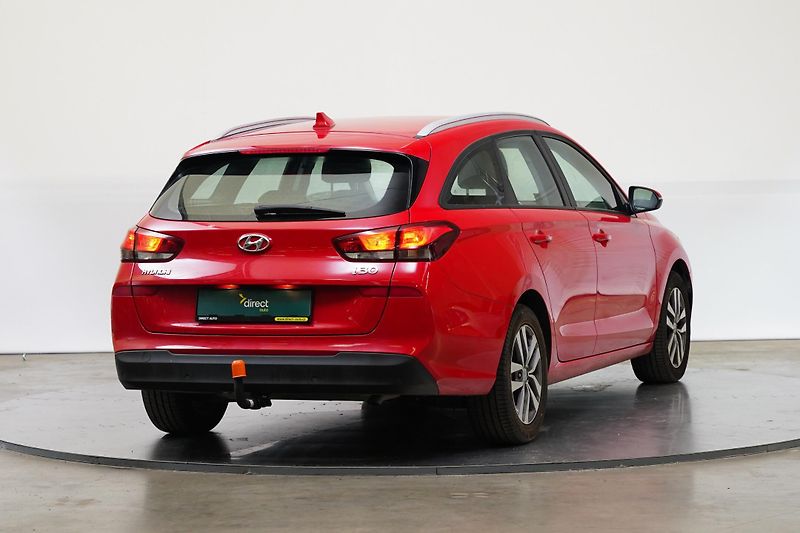 Hyundai i30 - fotka 2 z 24