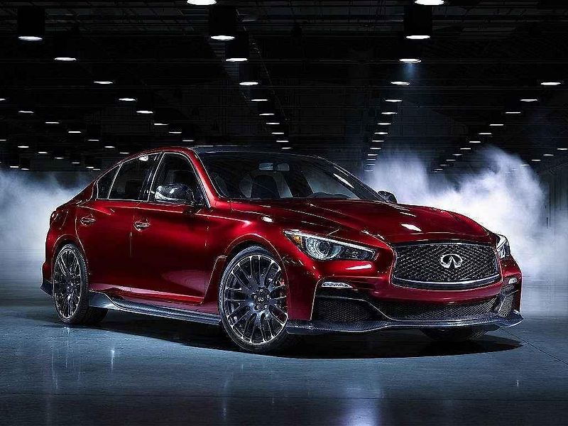 Infiniti Q50 Eau Rouge.