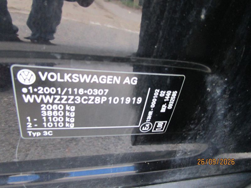 Volkswagen Passat (2008) 2,0 tdi comfort - fotka 9 z 23