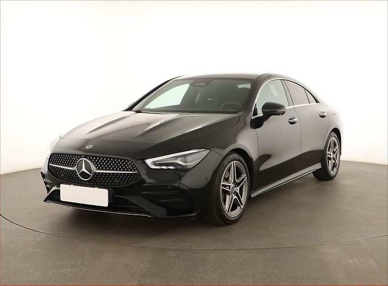 Mercedes-Benz CLA (2024) 200 - fotka 2 z 20