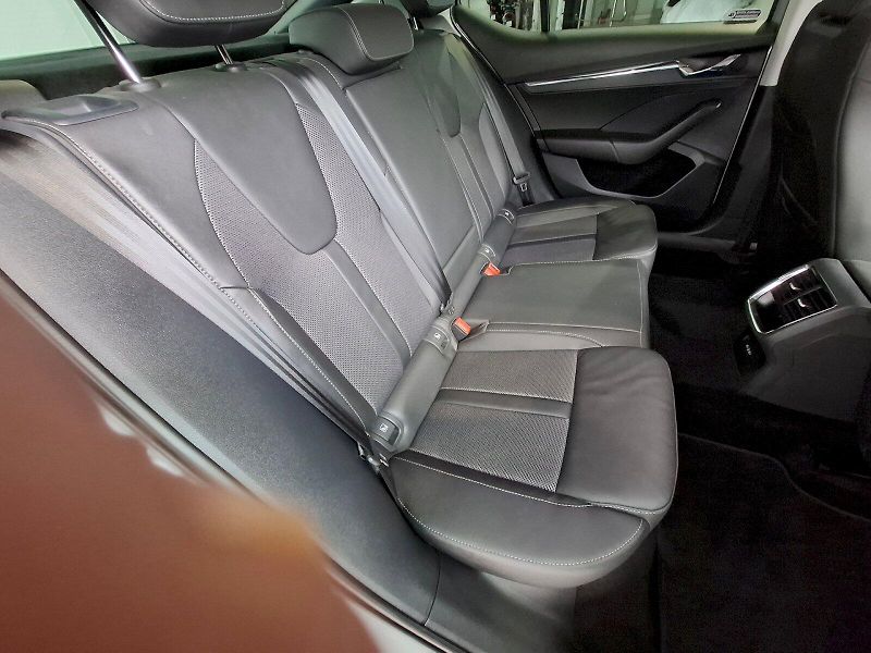 Škoda Octavia (2024) STYLE PLUS TD 85/2.0 M6F - fotka 30 z 39