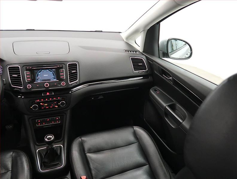 Seat Alhambra (2010) 2.0 TDI, Navi, Tempomat - fotka 8 z 26