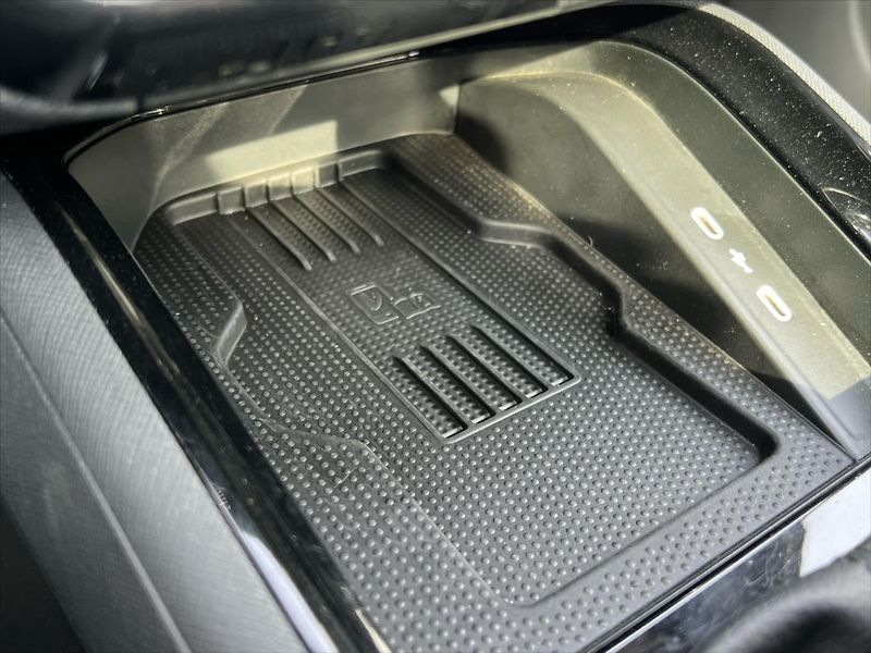 Škoda Kamiq 1,0 TSi 85kW 7DSG MONTE CARLO - fotka 30 z 31