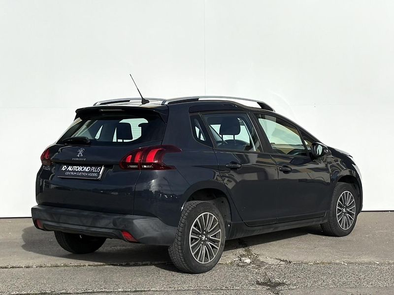 Peugeot 2008 1.2 PureTech 110k ACTIVE - fotka 2 z 19