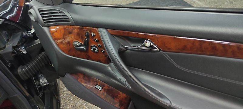 Mercedes-Benz CL (1991) 500 C215 - fotka 19 z 38