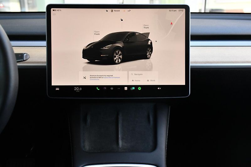 Tesla Model Y LONG RANGE DUAL MOTOR  - fotka 23 z 46