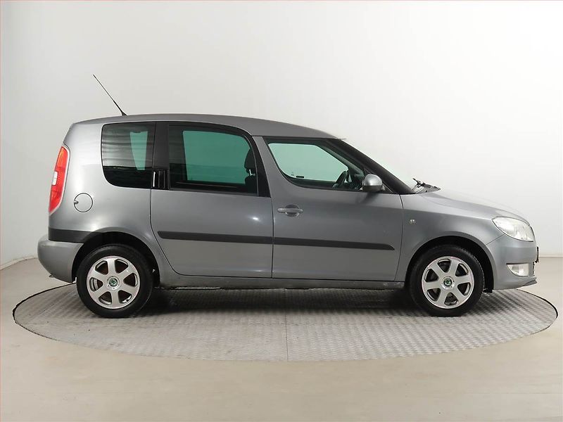 Škoda Roomster (2011) Ambition 1.2 TSI - fotka 6 z 14